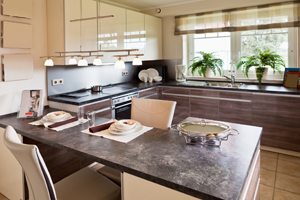 <strong>Modern Kitchen<span><b>in</b>Residential  </span></strong><i>→</i>